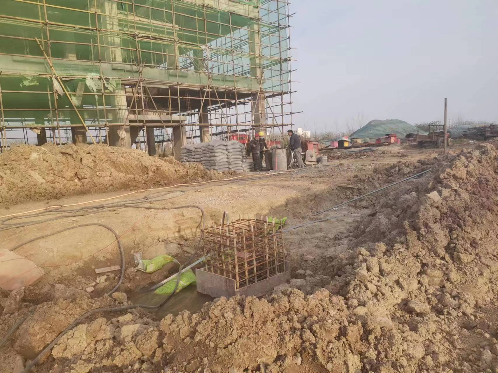 东港当桥梁出现裂缝的时候应该及时加固修补